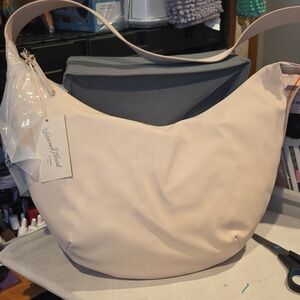Elegant Cream Shoulder Bag